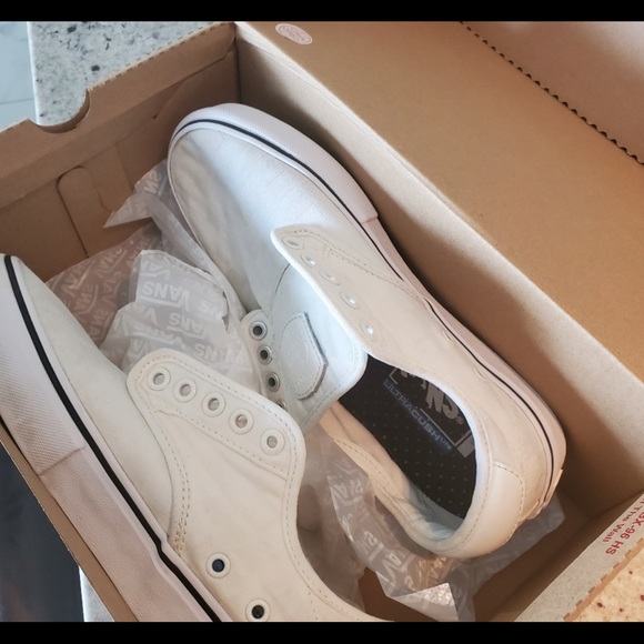 Vans Chima Ferguson Pro in White - size 7 - comes with laces! - Picture 2 of 6